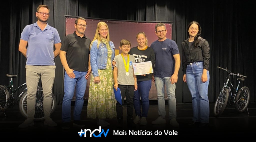 Talentos de Indaial se destacam nos concursos “Poetizando Meu Vale” e “Traços do Meu Vale”
