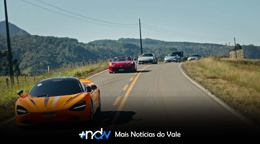 Desfile de supermáquinas invade Blumenau neste sábado