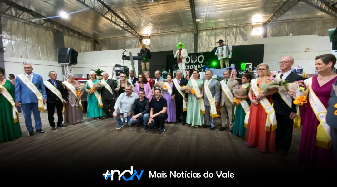 Um reinado de alegria toma conta de Indaial