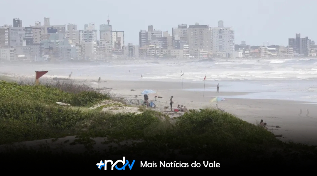Afogamento em SC: jovem de 20 anos que desapareceu no mar em Navegantes é encontrado horas depois