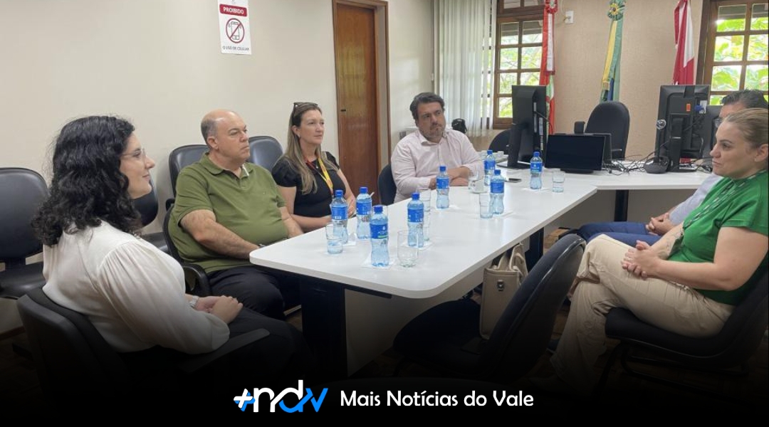 Indaial avança em parceria para reduzir evasão escolar entre jovens trabalhadores