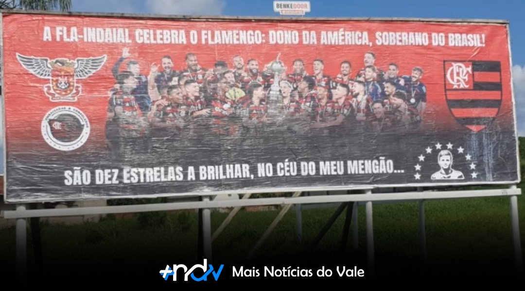 Fla-Indaial instala outdoor histórico em homenagem ao ano perfeito do Flamengo