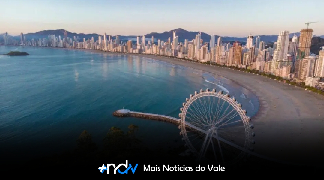Show gratuito promete transformar a orla de Balneário Camboriú em palco inesquecível