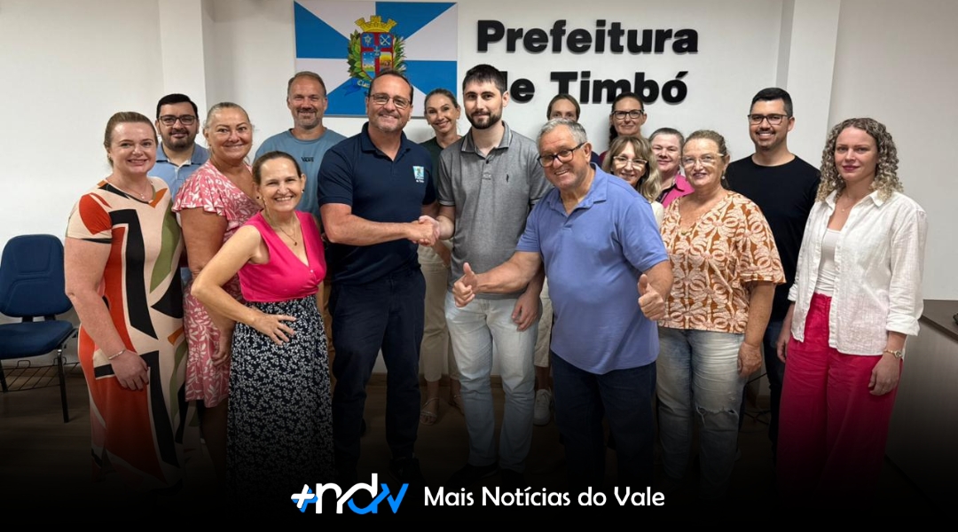 Prefeitura de Timbó firma acordo que garante ganho real e avanços para servidores municipais