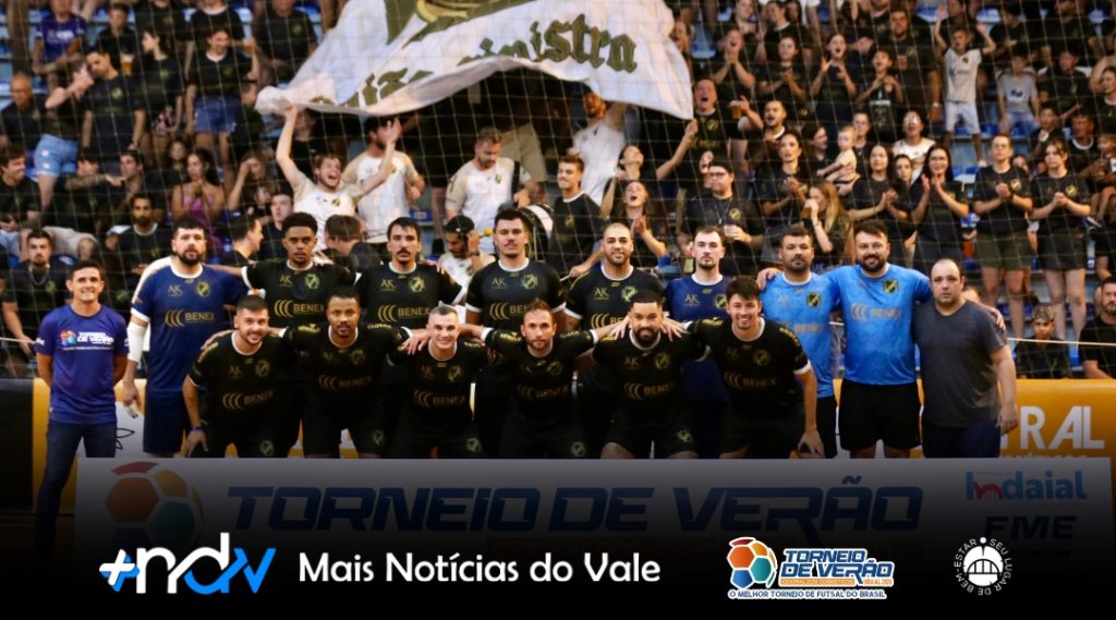 Matilha domina arquibancadas e Cachorrões vence União Sinistra na estreia
