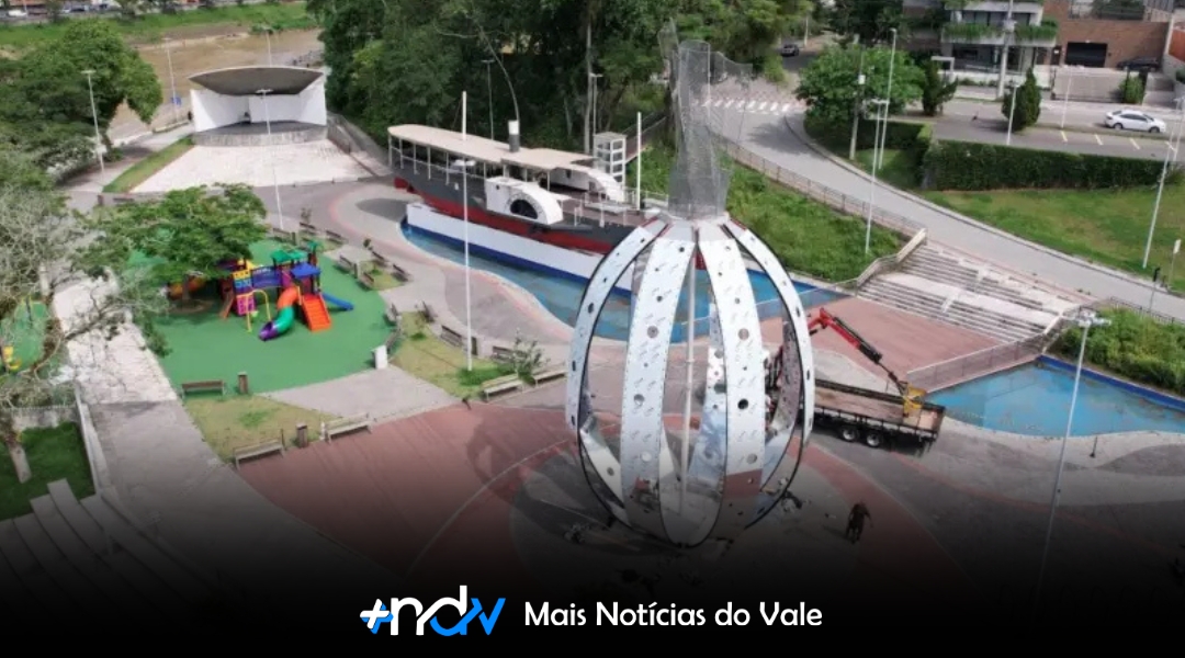 Ovo gigante volta a Blumenau e será instalado na Prainha