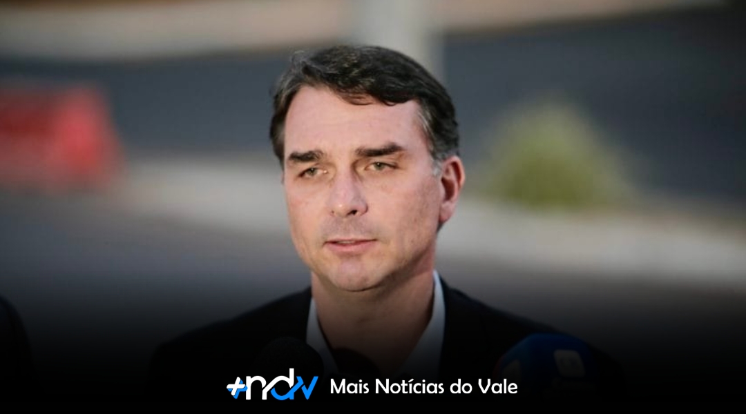 Flávio Bolsonaro apresenta PEC para acabar com reeleição presidencial