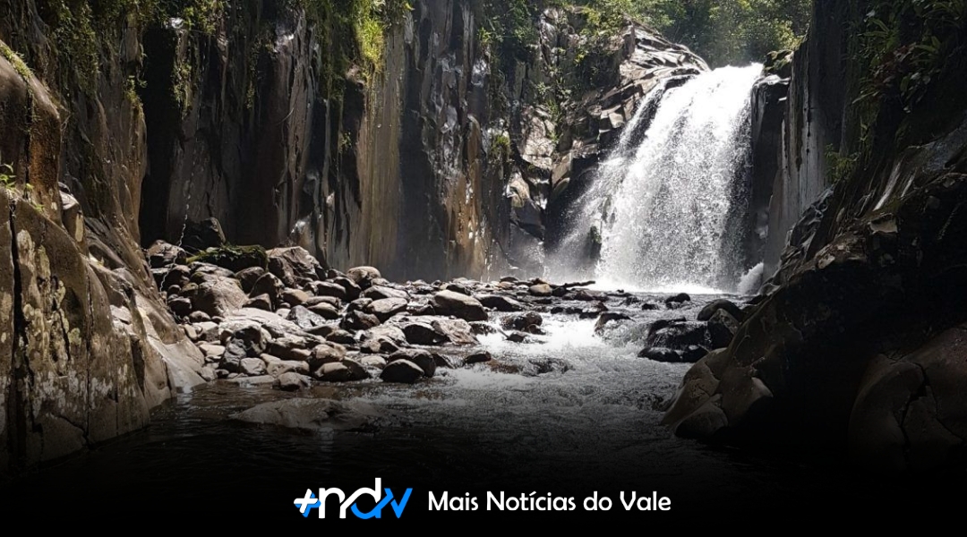 Cachoeira conhecida como “Vale Mágico” encanta visitantes há mais de 100 anos em SC