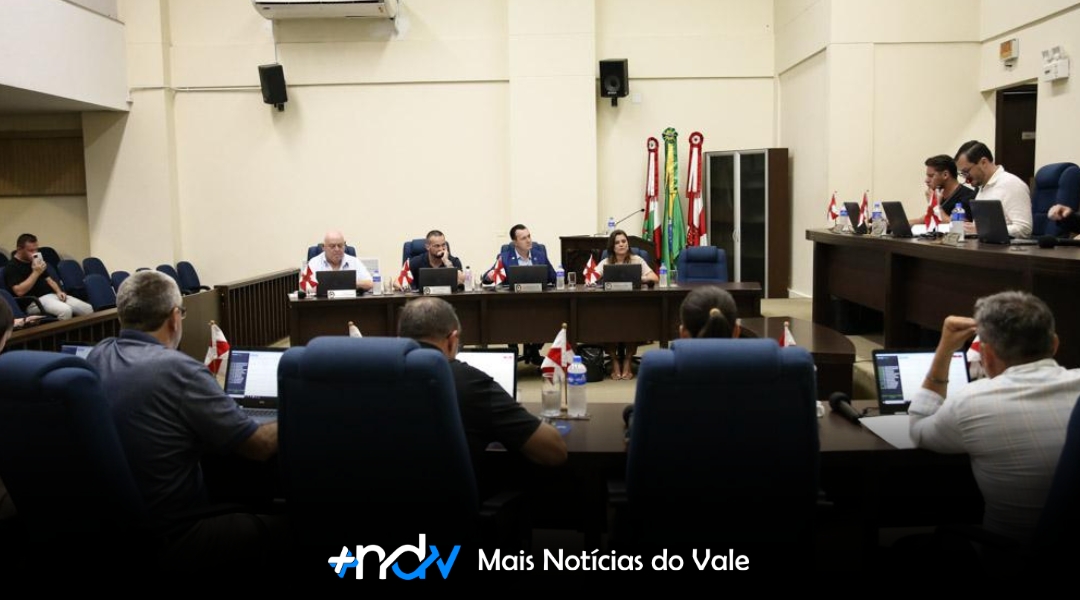 Vereadores se reúnem hoje às 18h30 para mais uma sessão ordinária em Indaial