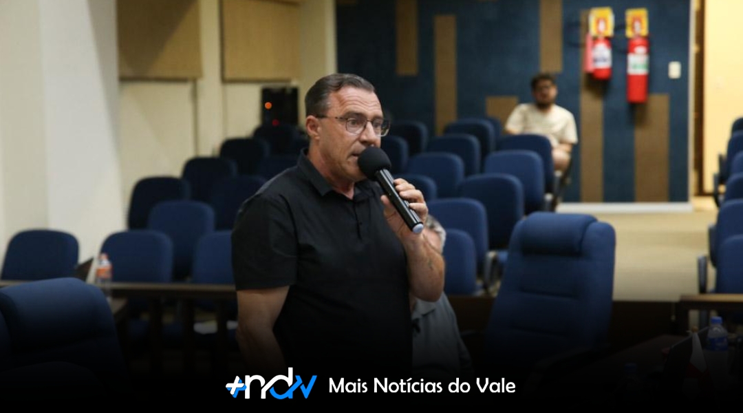 Vereador Flávio Molinari manifesta apoio à causa do combate à violência contra a mulher