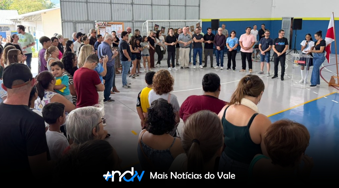 Escola Tancredo recebe melhorias após inauguração das reformas e ampliação