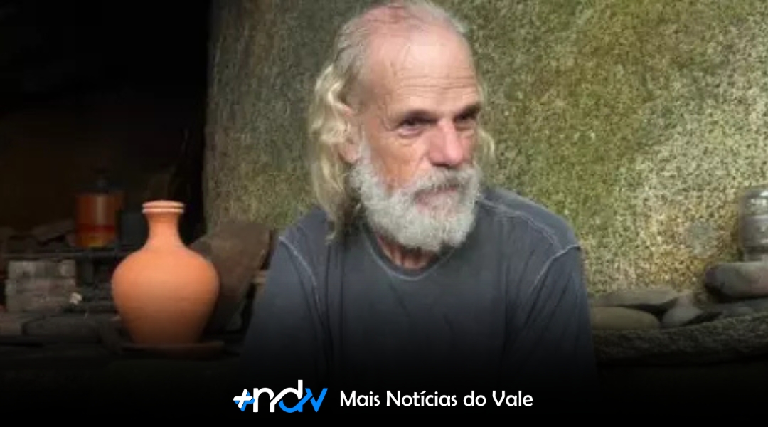 Homem vive há 36 anos em caverna no litoral de SC e vira símbolo de resistência