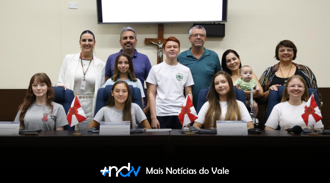 Parlamento Jovem de Indaial inicia 2026 com nova Mesa Diretora