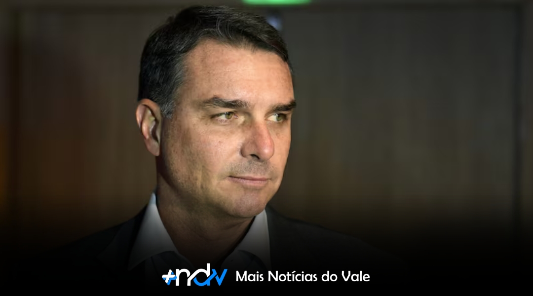 Flávio Bolsonaro aparece à frente de Lula em cenário de 2º turno, aponta AtlasIntel