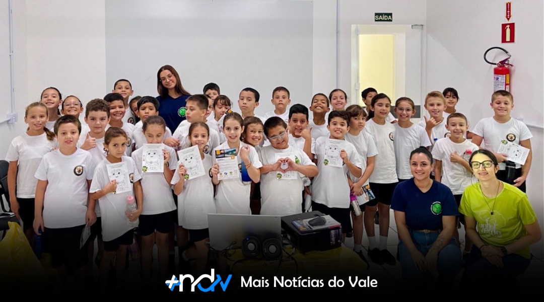 Alunos da Escola Helga Ittner participam de formação sobre coleta seletiva em Indaial