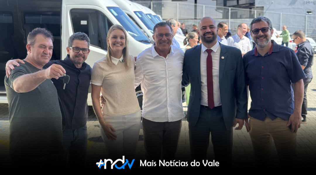 Vereador Flavio Molinari viabiliza van para o transporte de pacientes da saúde em Indaial