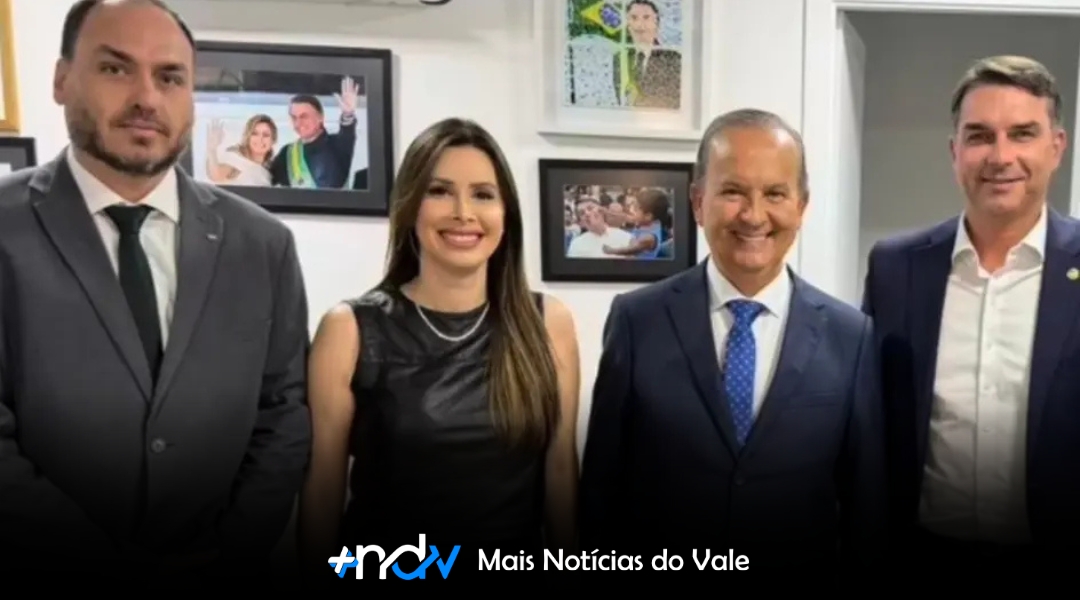 Evento em Florianópolis reúne Flávio, Jorginho, Carol e Carlos Bolsonaro