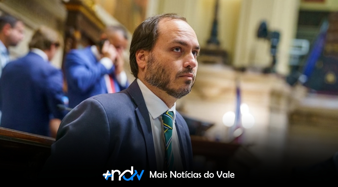 Em SC, Carlos Bolsonaro ataca “grupelho” e amplia disputa interna no PL