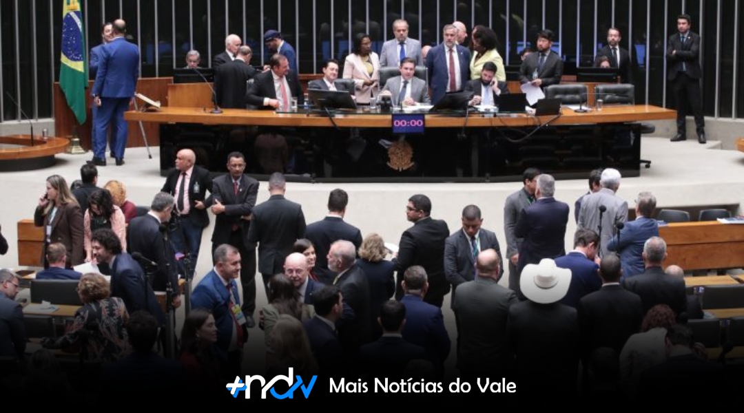 Câmara aprova PEC que garante recursos mínimos para assistência social e texto segue ao Senado