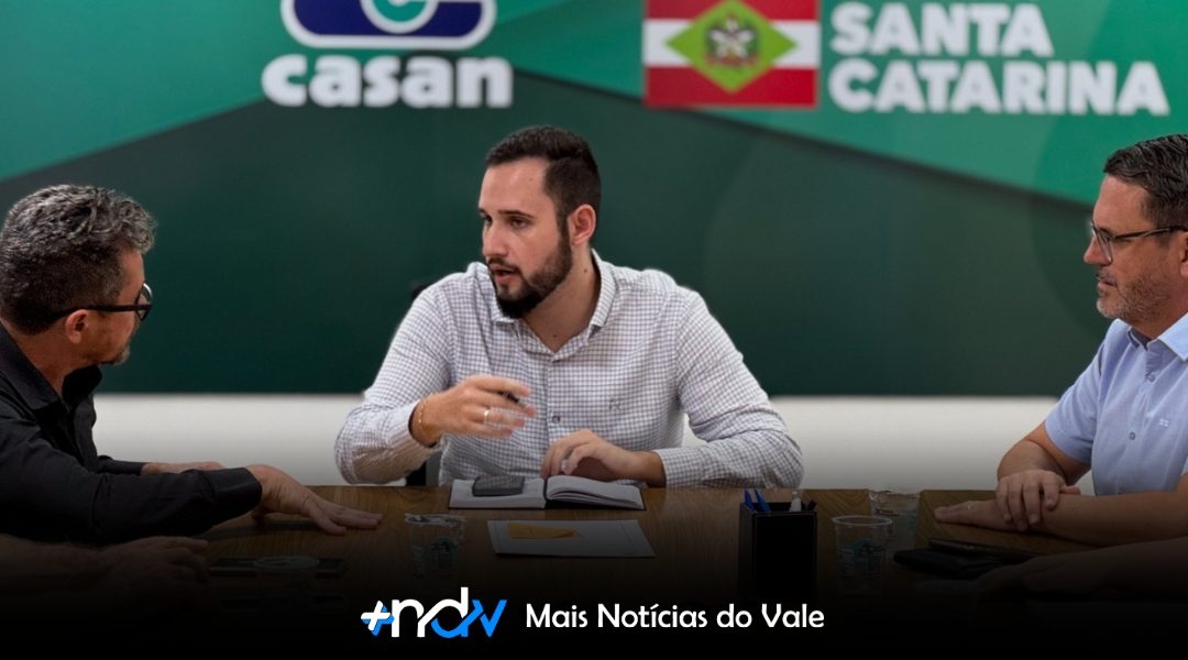 Prefeito de Indaial acompanha andamento de investimentos da Casan em reunião na capital
