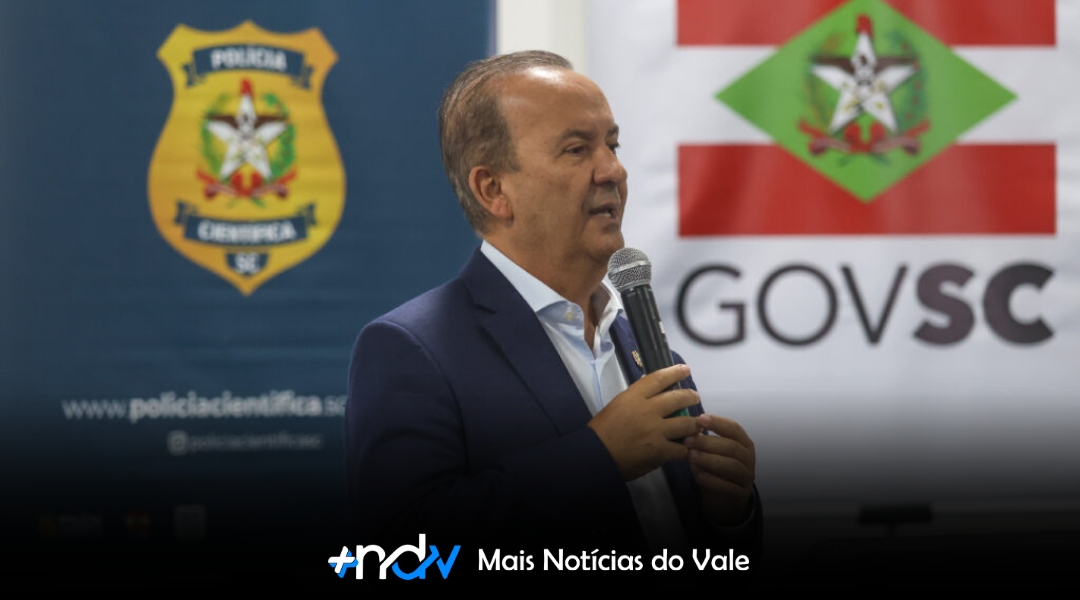 Jorginho Mello anuncia concurso com 10 mil vagas na Educação de SC