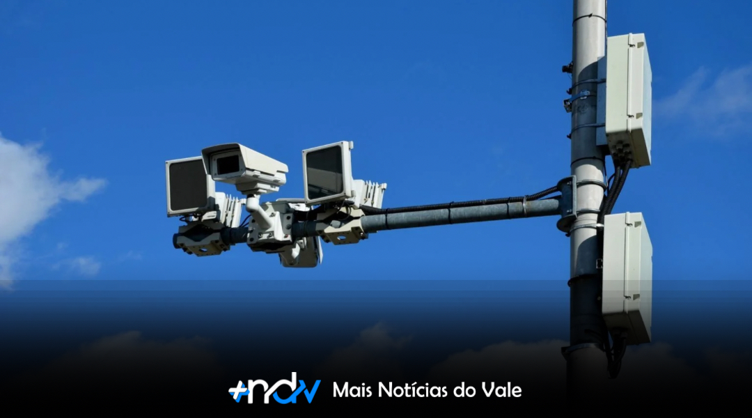 PRF testa radares inteligentes capazes de flagrar infrações dentro dos veículos