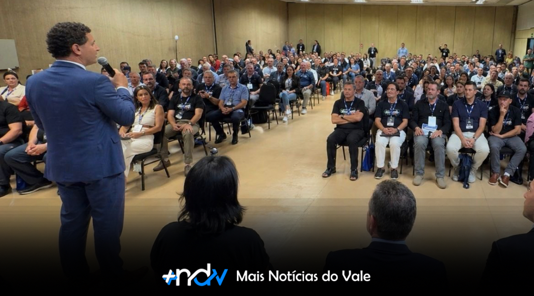Pezenti reage e chama deputado de “imbecil” após ataque a vereadores