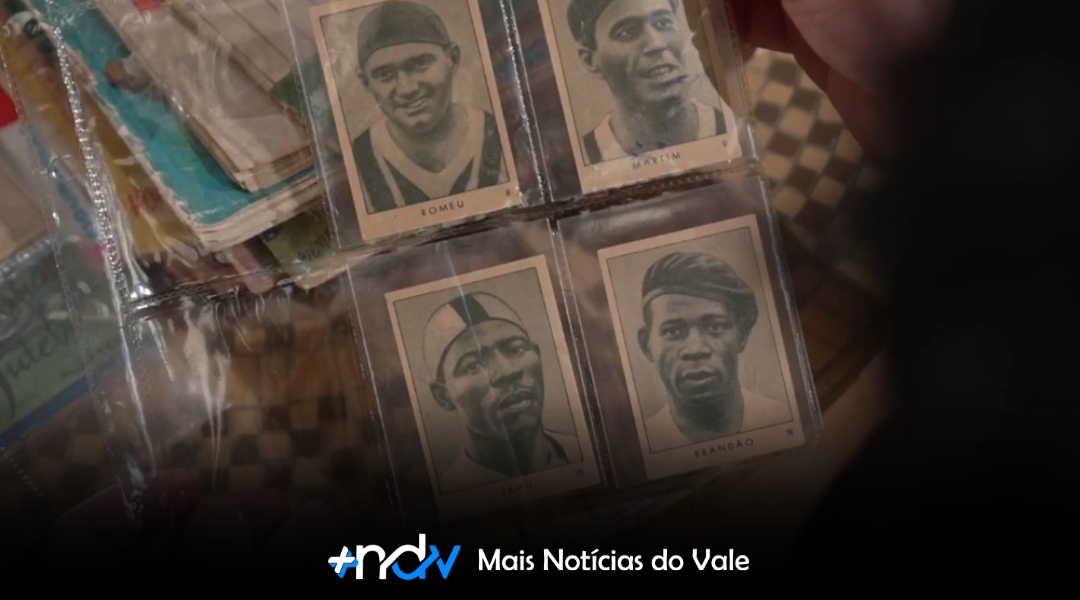 Colecionador brasileiro guarda figurinhas raras da Copa de 1938