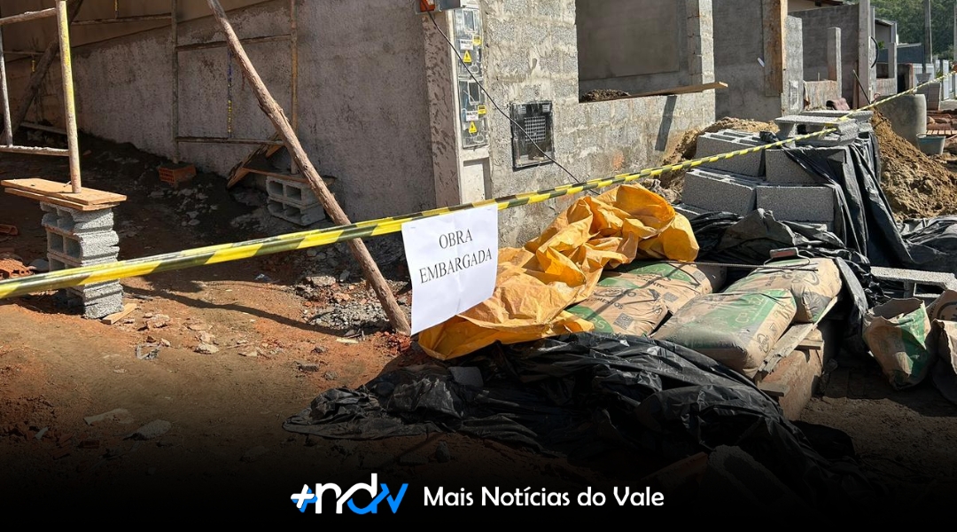 Indaial intensifica fiscalização sobre uso irregular de calçadas e vias em obras