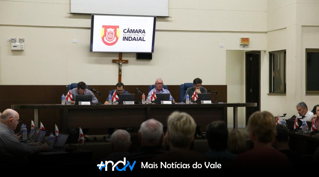 Projetos, requerimentos e várias indicações marcam sessão em Indaial