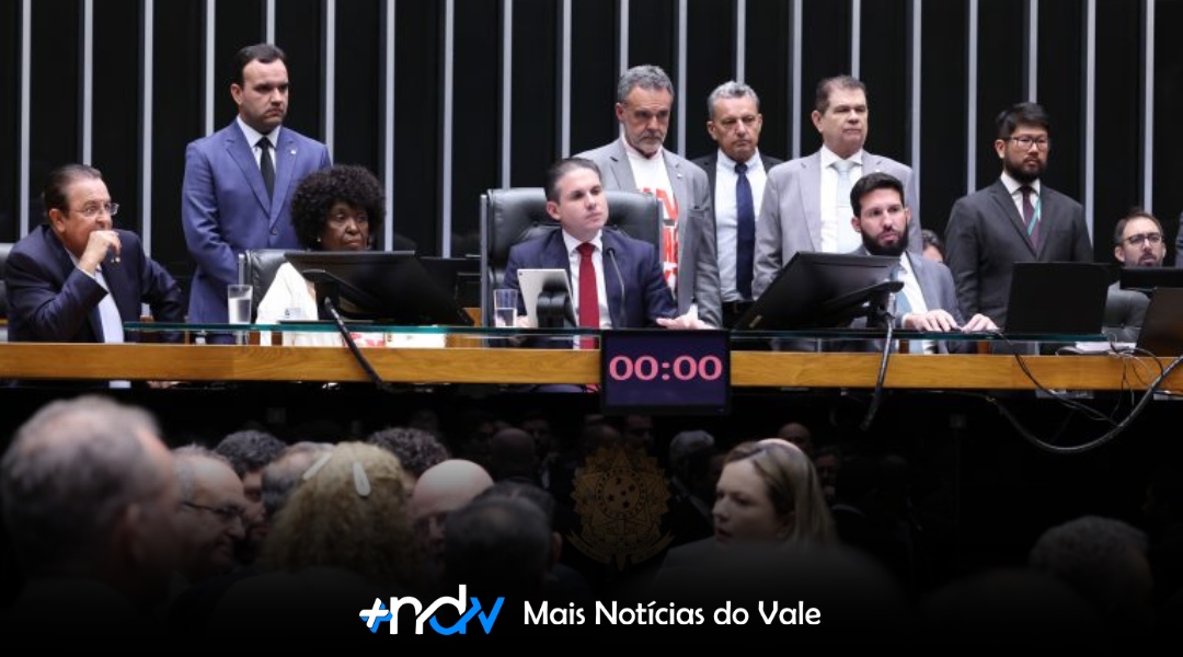 Câmara aprova fim da escala 6×1 e jornada máxima de 40 horas semanais