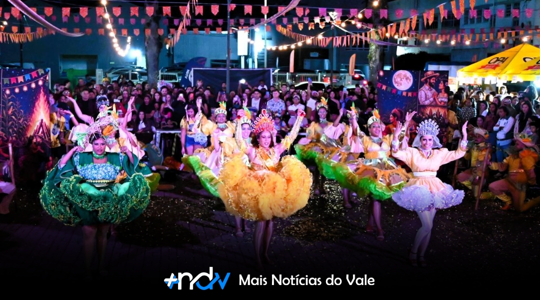 Quadrilha Junina Brilho do Luar conquista título em festival de Joinville