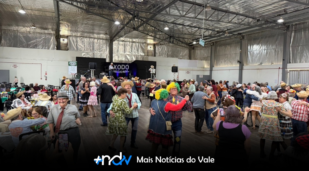 Arraiá da Melhor Idade reúne idosos em tarde de festa e integração em Indaial