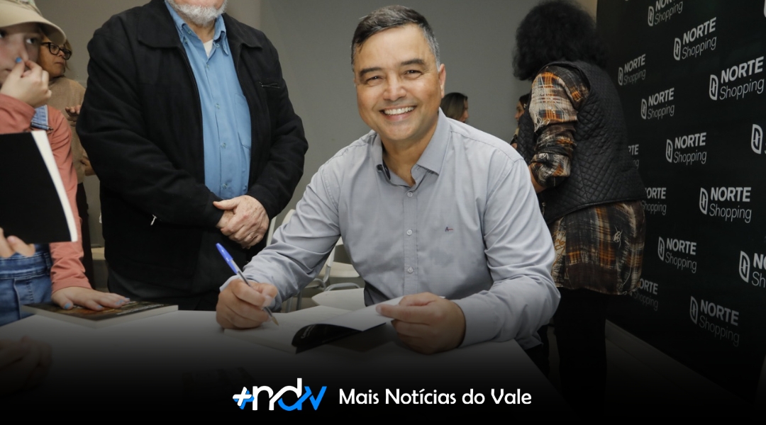 Livro “O Comando da Confiança” é lançado em Blumenau e emociona público com histórias reais