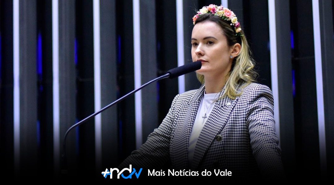 Citada para vice de Flávio Bolsonaro, Júlia Zanatta diz estar “pronta para o combate”