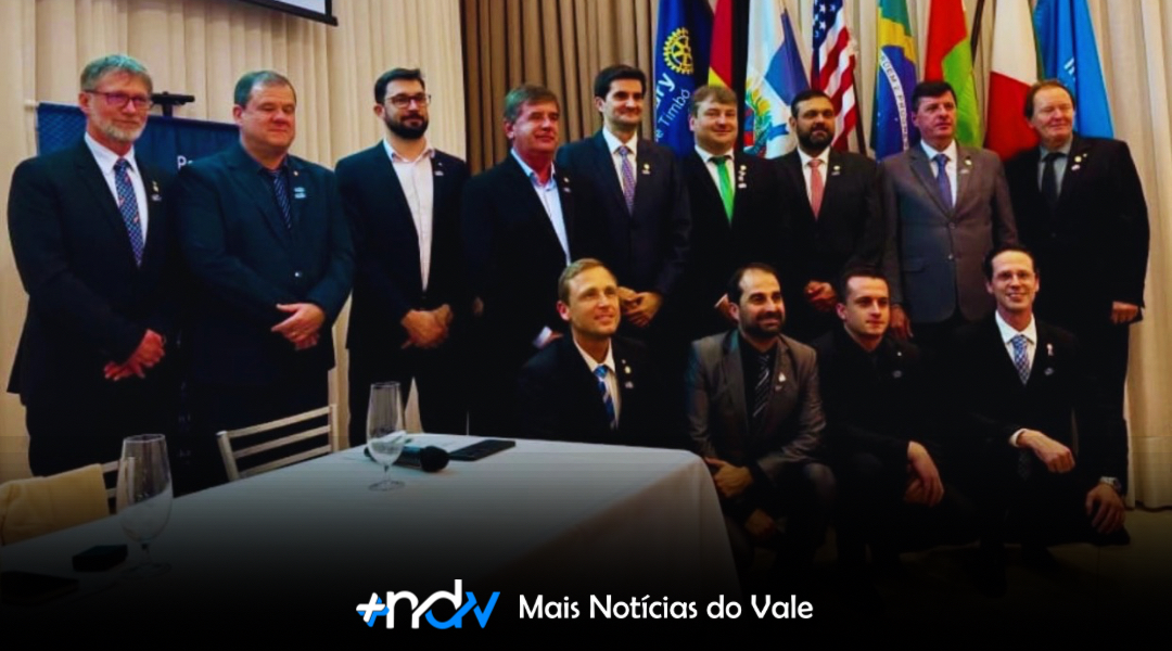 Rotary Club de Timbó inicia novo Ano Rotário com posse da nova diretoria