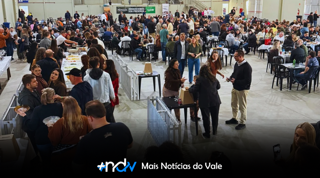 4ª Feijoada da ACIDI reúne grande público e homenageia empresas que fazem a história de Indaial